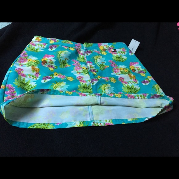 Great, fun summer mini-skirt - Picture 2 of 4